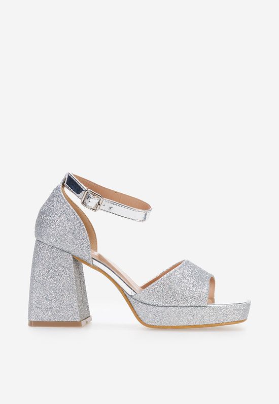 Strieborné elegantné dámske sandále Roda