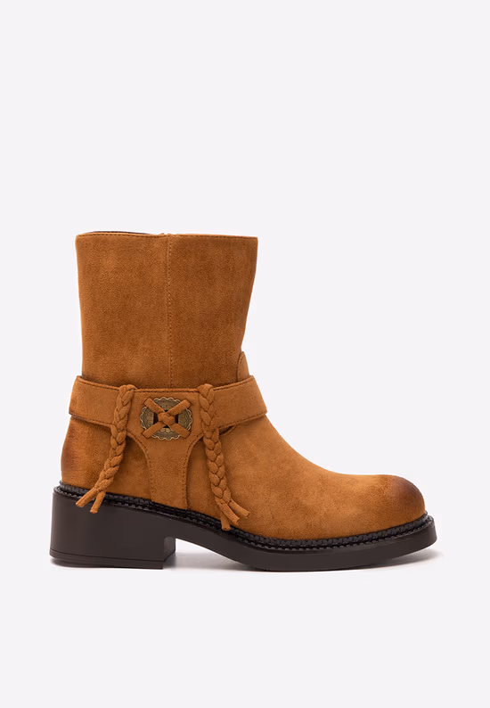 Ghete dama Alasika camel