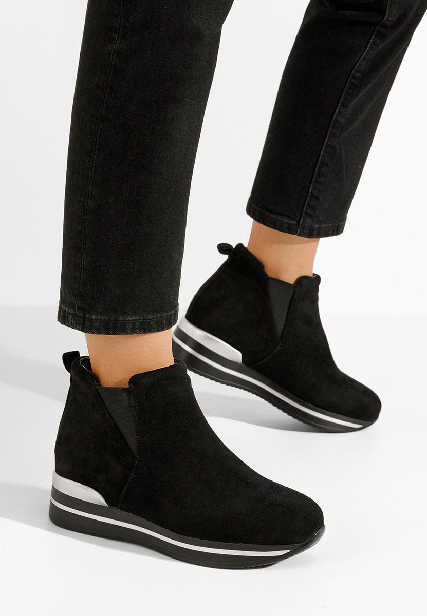 Μαύρα sneakers γυναικεία με κρυφή πλατφόρμα Sanera