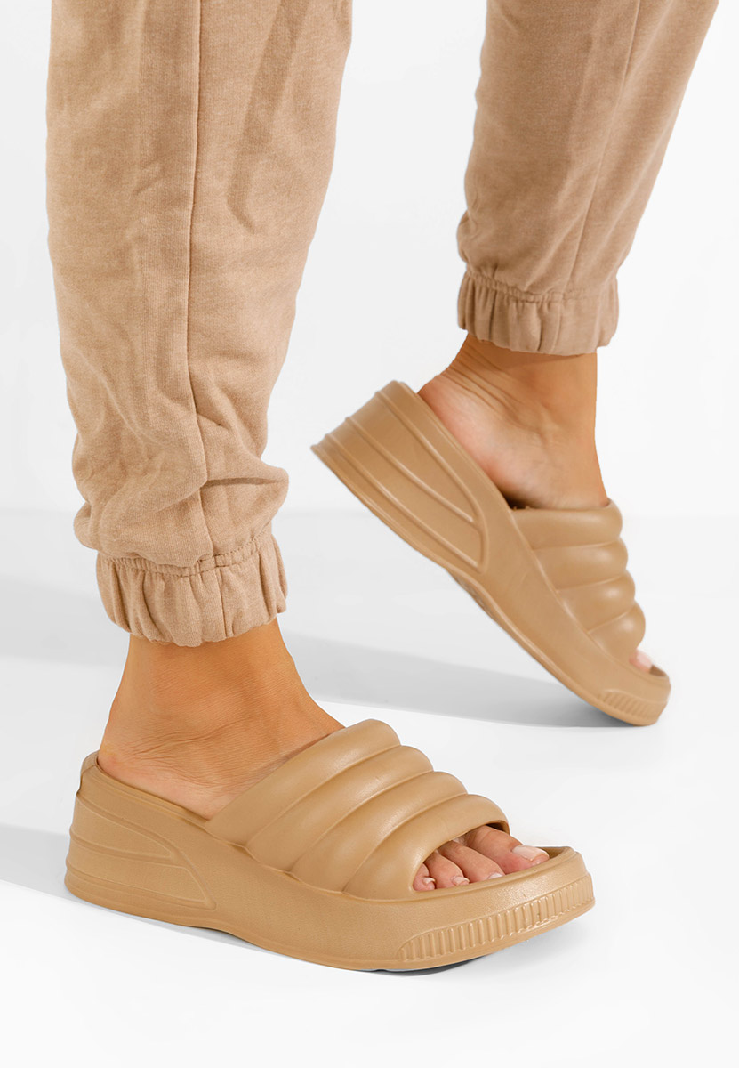Khaki šľapky na platforme Etana